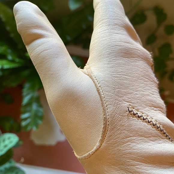 SOLD 🚫 Vintage 1970s Deer Skin Gloves | Gorgeous! | Ladies 7 - Picture 10 of 10